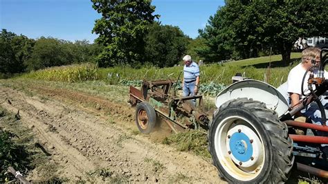 More John Deere Single Row Potato Harvester Youtube
