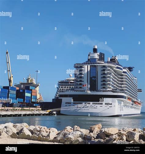 Taino Bay Kreuzfahrthafen Fotos Und Bildmaterial In Hoher Auflösung