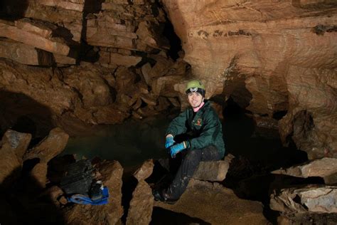 Beauty And The Geek Clarksville Cave