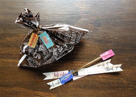 マスキングテープの使い方アイデア。柄を活かすラッピングリボンとタイの作り方 | ハウジーマガジン