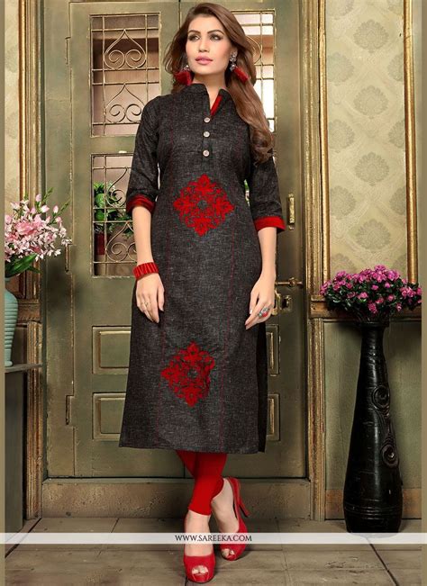 make the heads flip whenever you dress up in this black cotton casual kurti that you can see