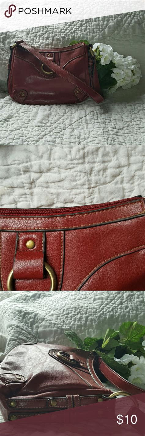 Red Shoulder Bag | Red shoulder bags, Shoulder bag, Bags