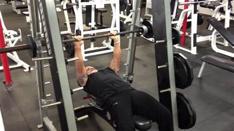 How To Do A Tricep Press On The Smith Machine Youtube