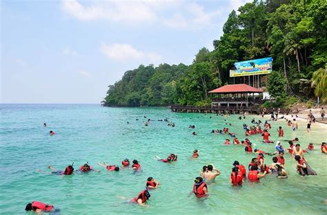 Kalau di indonesia, langkawi ini adalah pulau dewata yang mempunyai keberagaman wisata nan elok dan esoktis. Tempahan Chalet & Homestay Langkawi Serta Panduan ...