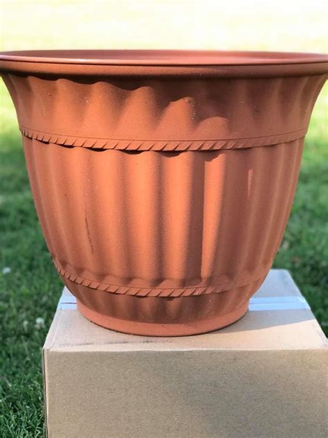 Check spelling or type a new query. flower pot makeover with spray paint painting in 2020 ...