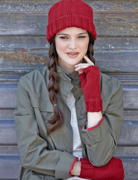 Must Have Set Fingerless Gloves And Hat Set With Images Knitting