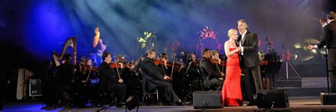Последние твиты от andrea bocelli (@andreabocelli). Andrea Bocelli at Teatro del Silenzio | Holidays 2020/2021 ...