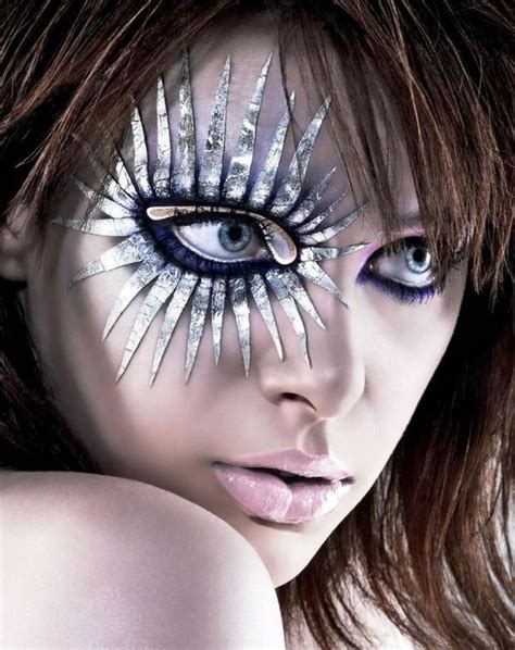 30 Cool Halloween Makeup Ideas For Women Flawssy