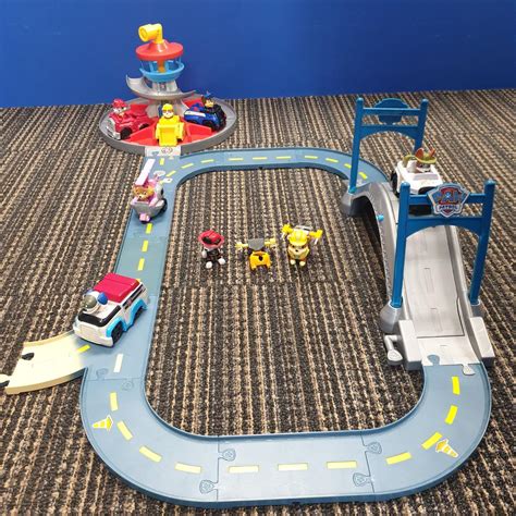 Paw Patrol Launch N Roll Lookout Track Set