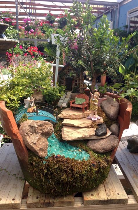 The best thing about this diy project is that you can decorate it however you want, as long as you follow the. 50 Easy DIY Fairy Garden Design Ideas (31) | Broken pot ...