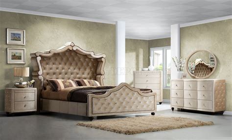 Designed with a clean silhouette, this it comes with a sophisticated headboard and footboard and with metal side rails and center legs to. Diamond Bedroom w/Canopy Bed & Optional Case Goods
