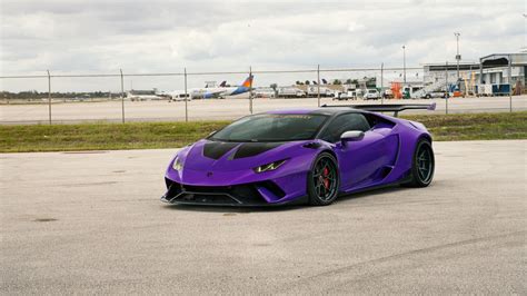Download Wallpaper Lamborghini Purple Sportcar Airport Huracan