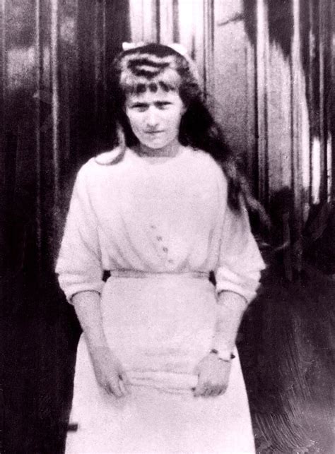 Grand Duchess Anastasia Nikolaevna Romanova Of Russia Al Anastasia Romanov Romanov Sisters