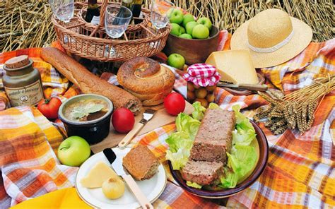 Enjoy a meal in the great outdoors with our favorite picnic food for kids. Picnic Time: 20 Easy Recipes For a Summer Camping Trip