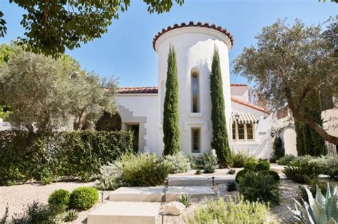 1920s Spanish Style Beauty In Los Feliz With Pool And Guest House — The