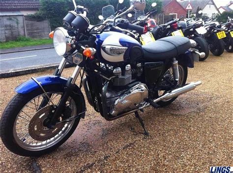 Triumph Bonneville T100 Carb Blue