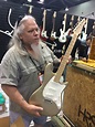 John Page (fondateur du Custom Shop Fender, créateur de John Page ...