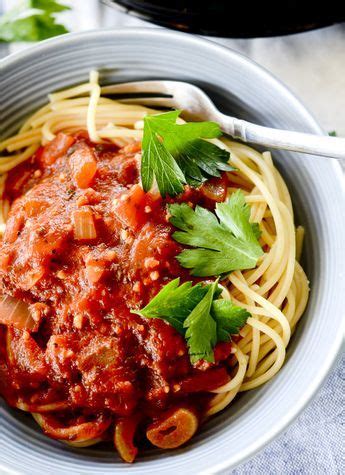 Desserts in themselves are pretty low sodium to start with and on a 2 gram sodium diet(which is quite low) you don't need to skip the salt in dessert recipes. Low Sodium Spaghetti Sauce | Recipe | Dash diet recipes, Low sodium spaghetti sauce, Low salt ...