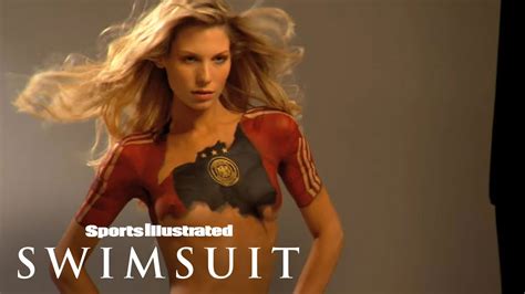 Soccer Wags Sarah Brandner Bodypainting Sports Illustrated Swimsuit Youtube