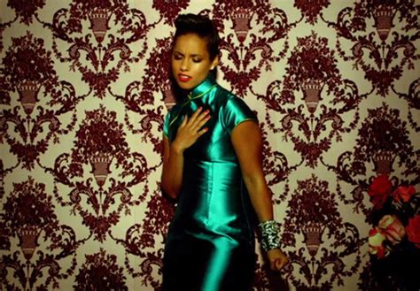 Alicia Keys “girl On Fire”