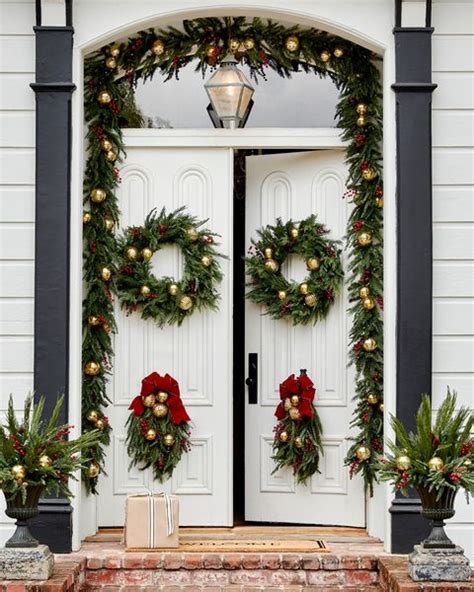 38 Pretty Christmas Door Decorations Front Door Christmas Decorations