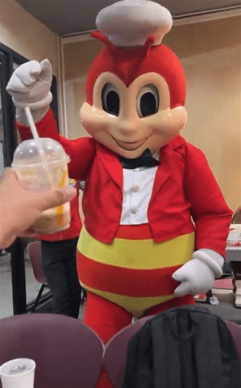 Jollibee Mascot Judges Customer With Mcdonalds Cup Looks Offended By