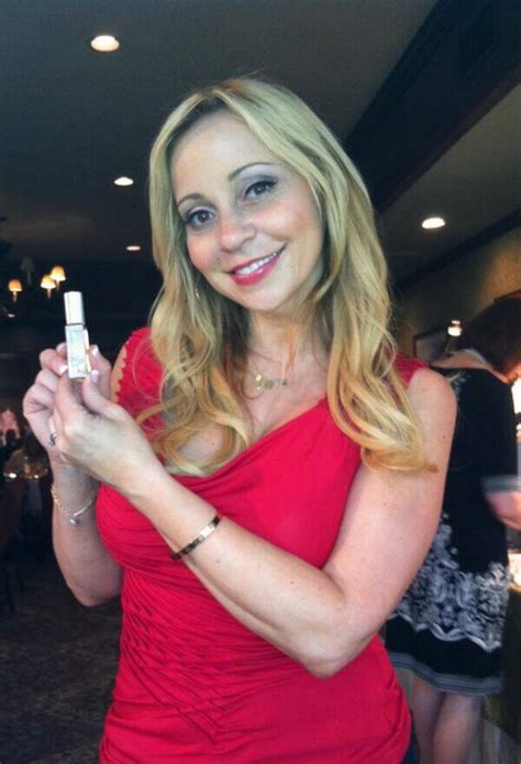 60 Hot Pictures Of Tara Strong Are Here To Take Your Breath Away The Viraler