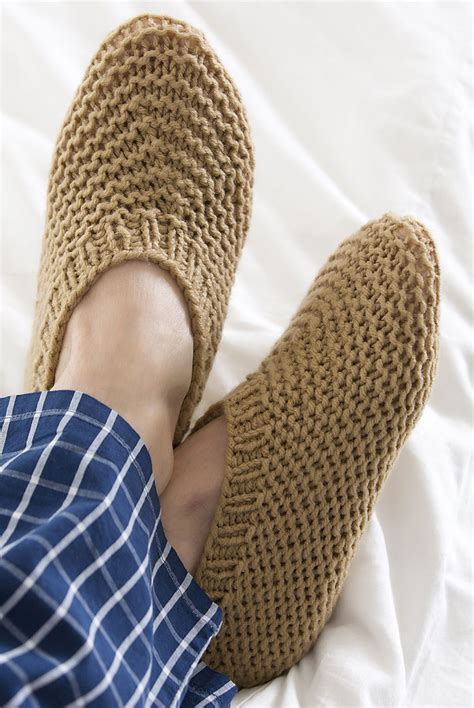 Knit Seamless Slippers Free Knitting Pattern Video Knitting Pattern