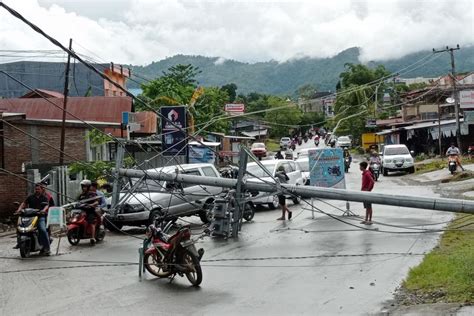Pusat gempa berada di 4 kilometer timur laut kabupaten majene, sulawesi barat. Gempa Sulawesi Barat: 189 Orang Luka Berat