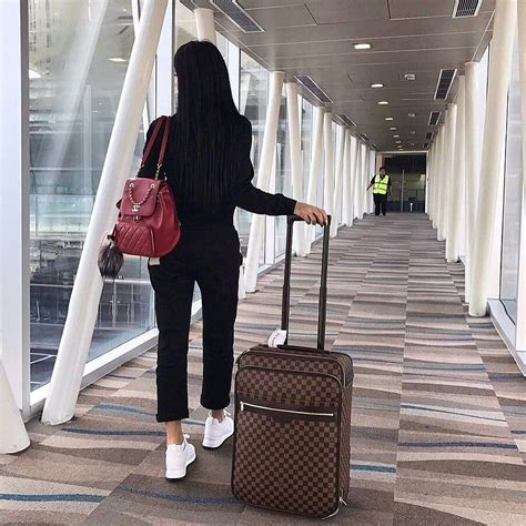 Pin By Peggy Duncan On Cute Airport Instagram Pics Live Girls Travel Style Airport Airport Style