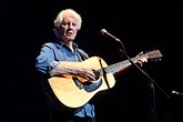 Graham Nash to Play First Two Solo Albums on Fall Tour – Rolling Stone