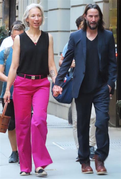 Keanu Reeves And Girlfriend Alexandra Grant Walk Hand In Hand While Shopping In N Y C