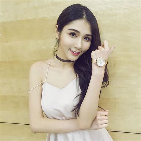 yueer hot girl xinh đẹp người malaysia khiến game thủ xao xuyến