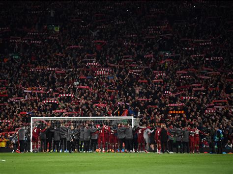 Thousands of Liverpool fans singing 'You'll Never Walk ...