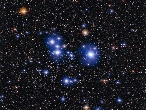 Blue Stars Sparkle In Spectacular Deep Space Star Cluster Video