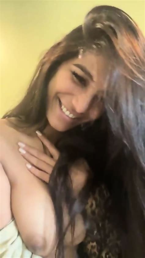 Poonam Pandey Playing With Herself For Her Fans Eporner