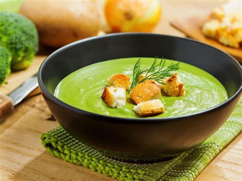 Soupe moulinée de brocolis super facile au cuiseur vapeur Recette de