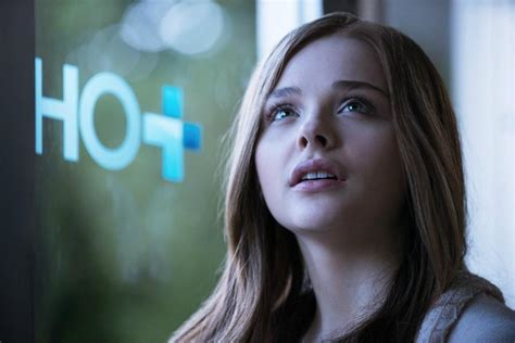 Chloe Grace Moretz Set As The Little Mermaid Heres What We Know