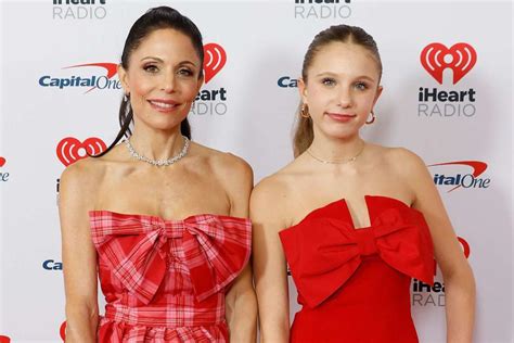 Bethenny Frankel And Daughter Bryn 13 Twin In Festive Red Mini