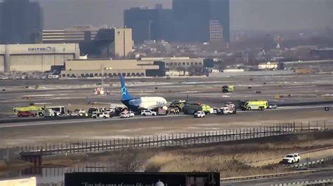 Plane Makes Crisis Landing Travelers Cleared Travel Newark Liberty