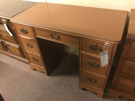 Maple Desk W 7 Drawers Delmarva Furniture Consignment