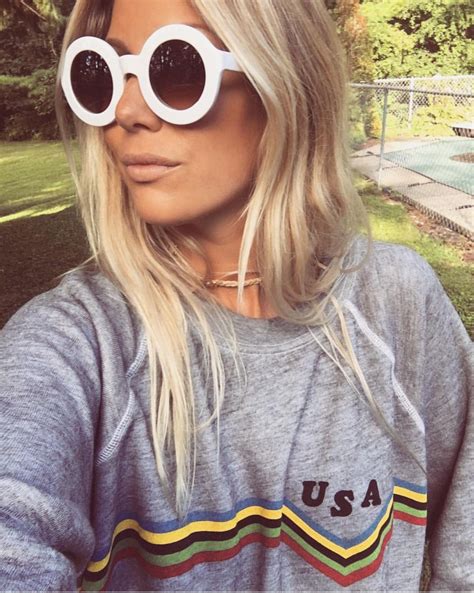 via the salty blonde these glasses messy hairstyles pretty hairstyles selling on instagram