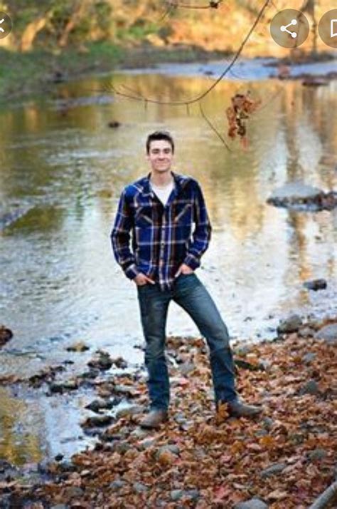 Pin By Kris Zahn On Senior Pics Male In 2020 Senior Boy Photography