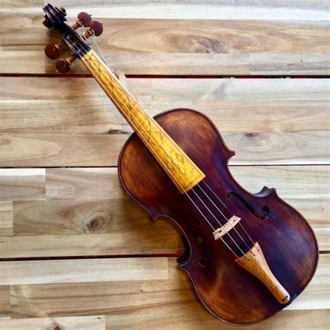 Violins, violas, cellos and double basses all featured in a baroque orchestra, albeit with some minor differences. Baroque Instruments Timbre Folk & Baroque Musical Instruments