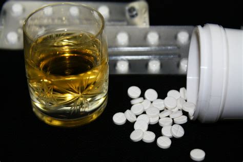 dangers of mixing valium and alcohol zinnia health