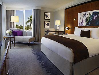 Apartamentos & suites internacional, madrid: Habitaciones Lujosas De Hoteles | Hotel interior design, Modern hotel, Miami airport