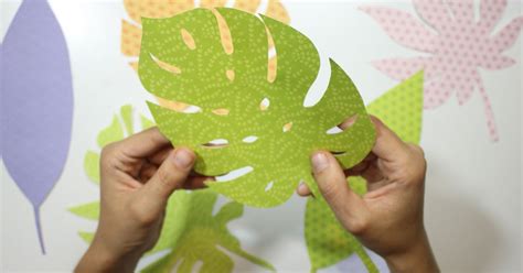El nail art motivo 'hojas secas para decoración de uñas' debe ser aproximadamente como en la foto. DIY: Hojas tropicales con papel de scrapbooking - Anita y ...