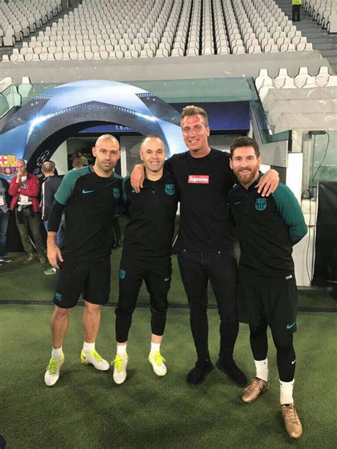 De mauro hay que esperar lo que dijo hace dos o tres días, que necesita empezar a hacer messi: ¿Teléfono para Icardi? La foto de Messi y Mascherano con ...