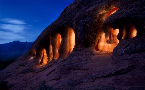 The Lights Of The Cave Desert Nevada Usa Wallpapers And Images