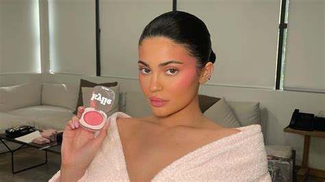the kylie jenner blush trend for july 2022 makeup trend alison jade